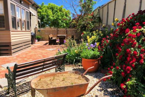Hansen Street Retreat - Accommodation Redcliffe 2