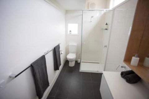 MONREPOS - Accommodation Redcliffe 6