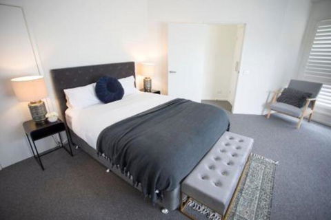 MONREPOS - Accommodation Redcliffe 7