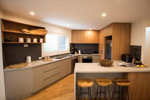 MONREPOS - Accommodation Redcliffe 0