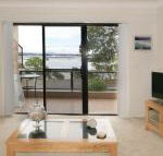 Renas Court 2 - Accommodation Redcliffe