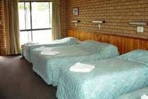 ECONO LODGE BAYVIEW - Accommodation Redcliffe 0