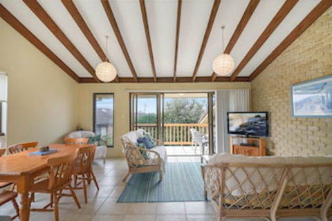 Galleries 3 - 3/28 Peregian Esplanade - Accommodation Redcliffe 0