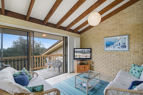 Galleries 3 - 3/28 Peregian Esplanade - Accommodation Redcliffe 6