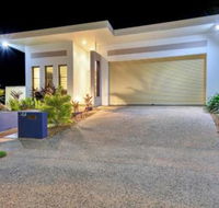 Luxury Darwin City Lights Jacuzzi Central Location Large House New Furnishings - Accommodation Redcliffe