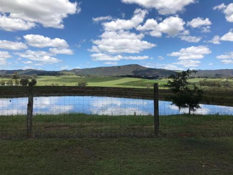 Oakey Creek HV Country Retreat Walk To Wine Tasting - Accommodation Redcliffe 1