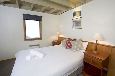 Eagles Nest - Accommodation Redcliffe 6