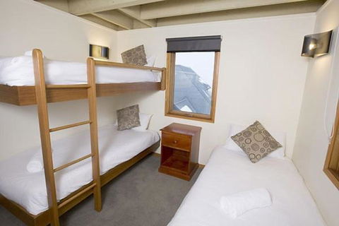 Eagles Nest - Accommodation Redcliffe 1