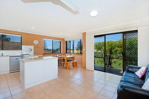 Elsewhere 3 - Accommodation Redcliffe 4