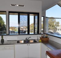 The Boat House - Accommodation Redcliffe