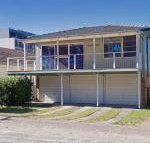 2 Hibiscus Court 9 Government Road fantastic air conditioned 3 bedroom unit - Accommodation Redcliffe