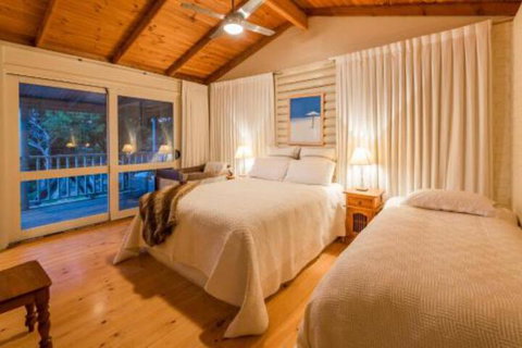 Yallingups Best Located Beach House - Accommodation Redcliffe 3