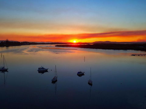 Close To The Main Surf Beach - Accommodation Redcliffe 6