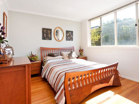METRES TO THE BEACH MORNINGTON - Accommodation Redcliffe 3