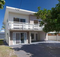 SeaHaven 2 Richardson Ave Large home with Aircon Smart TV WIFI Netflix  Boat Parking - Accommodation Redcliffe