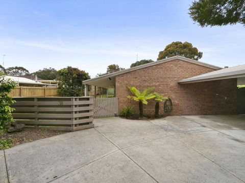 SURF SIDE VERONICA - Accommodation Redcliffe 5