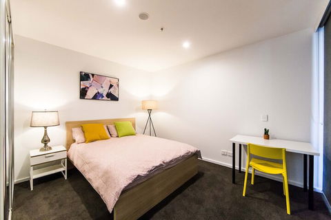 City Walk - Accommodation Redcliffe 3