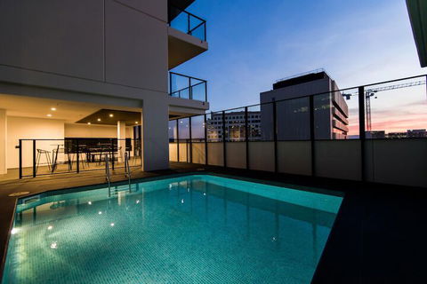 City Walk - Accommodation Redcliffe 1