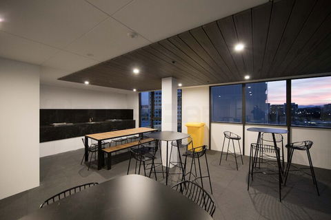 City Walk - Accommodation Redcliffe 7