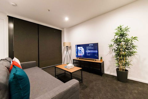 City Walk - Accommodation Redcliffe 5