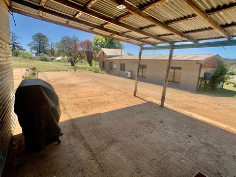 The Daydawn Dairy Perched High Simple Living & What A View! - Accommodation Redcliffe 5