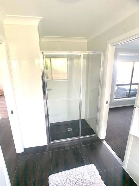 Modern Majestic Everything You Need Private Location - Accommodation Redcliffe 5