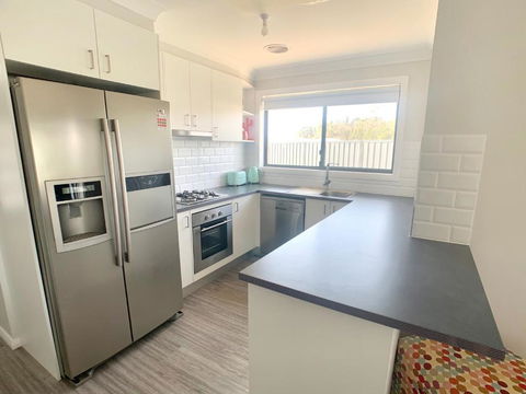 Modern Majestic Everything You Need Private Location - Accommodation Redcliffe 6