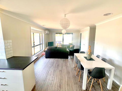 Modern Majestic Everything You Need Private Location - Accommodation Redcliffe 2