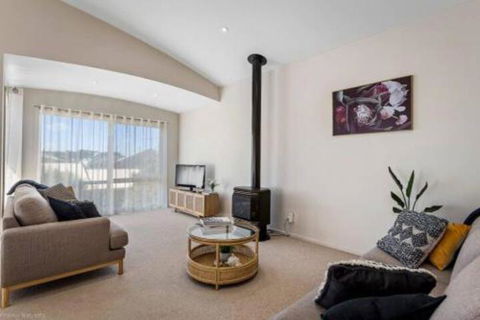 DRIFTWOOD VILLA Free Wifi Walk To Beach - Accommodation Redcliffe 1