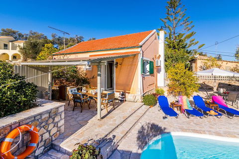 Red Bluff Beach House - Accommodation Redcliffe 0