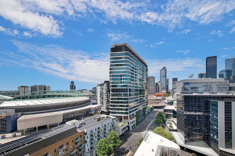 FARINA, 1BDR Docklands Apartment - Accommodation Redcliffe 0