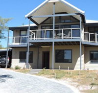 Jay's Beach House - Accommodation Redcliffe