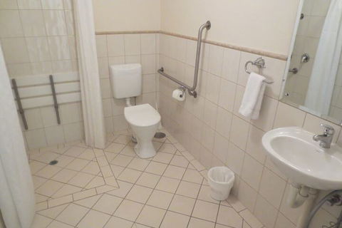 Glenelg Holiday Corporate Accommodation - Accommodation Redcliffe 3