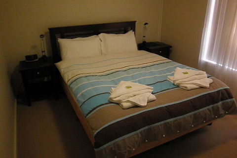 Glenelg Holiday Corporate Accommodation - Accommodation Redcliffe 4