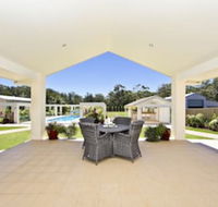 One Mile Mansion - Accommodation Redcliffe