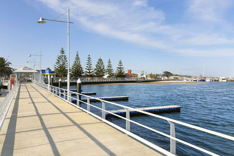 Riviera Beach Resort - Accommodation Redcliffe 7