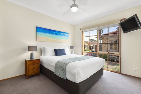 Riviera Beach Resort - Accommodation Redcliffe 2