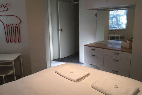 Cobbler 3 - Accommodation Redcliffe 1
