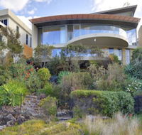Whale View - Accommodation Redcliffe