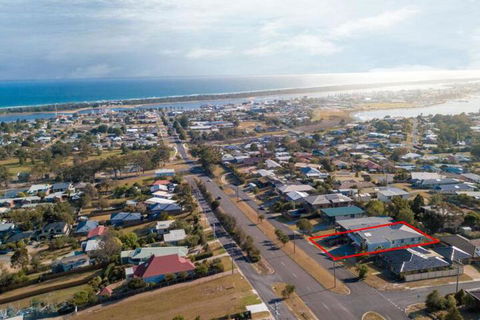 Stillwaters Panoramic View Of Lakes Entrance - Accommodation Redcliffe 3