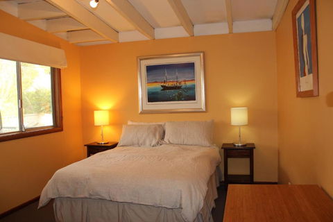 Gabbadah Beach House - Accommodation Redcliffe 1