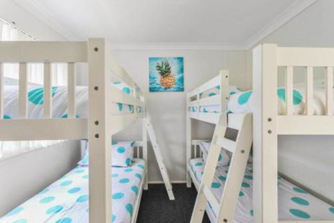 MOLLYMOOK BEACH COTTAGE - Accommodation Redcliffe 2