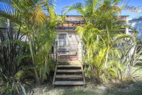 MOLLYMOOK BEACH COTTAGE - Accommodation Redcliffe 5