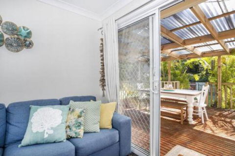 MOLLYMOOK BEACH COTTAGE - Accommodation Redcliffe 1