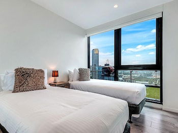 MJ Shortstay Apartments - Platinum Tower - Accommodation Redcliffe 3