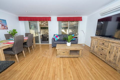 Ajax Avenue 2 / 35 Nelson Bay - Accommodation Redcliffe 1