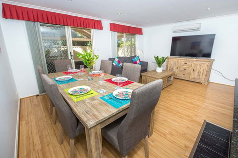 Ajax Avenue 2 / 35 Nelson Bay - Accommodation Redcliffe 7