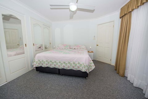 Ajax Avenue 2 / 35 Nelson Bay - Accommodation Redcliffe 2