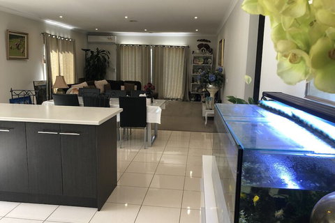 Apple House - Accommodation Redcliffe 3