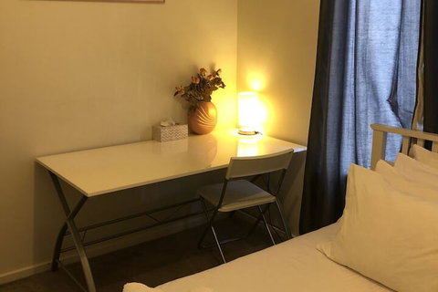 Apple House - Accommodation Redcliffe 5